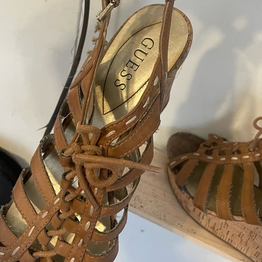 GUESS wedge heels size 8 - Picture 3 of 5